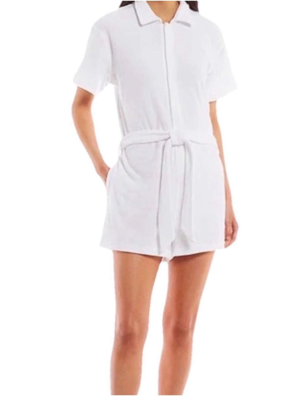 Gianni Bini white terry cloth romper, women’s size Large. Excellent condition.